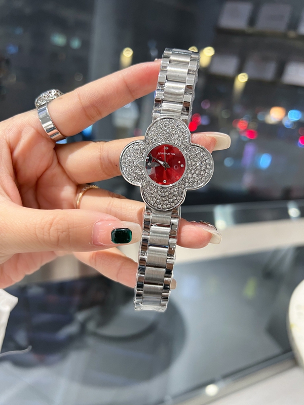 ブランド時計背面デザイン